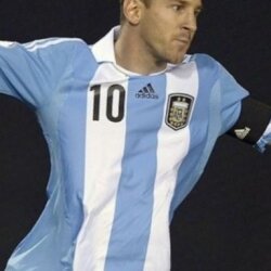 Дубль Месси вывел сборную Аргентины на ЧМ-2013