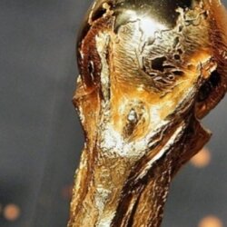 Дата::53 В ЮАР украдены семь копий Кубка мира