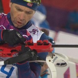 Норвежский биатлонист Уле-Эйнар Бьорндален выиграл золотую медаль