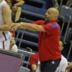 Главный тренер сборной Сербии выгнал из команды игрока, вытолкнув его со скамейки запасных