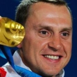 Алексей Гришин с золотой медалью