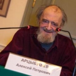 Алексей Петрович считает, что своей долгой жизнью он обязан молитвам