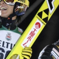 Максимочкин занял 40-е место в прыжках на лыжах с трамплина на этапе КМ в Руке