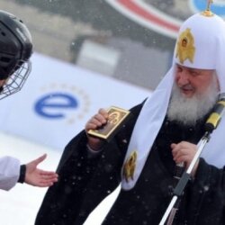 На Красной площади открылся четвертый детский турнир по русскому хоккею на Кубок Патриарха